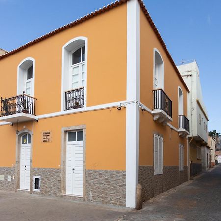 Апартаменты O Sobrado Mariazinha & Inacio Lima Прайя Экстерьер фото